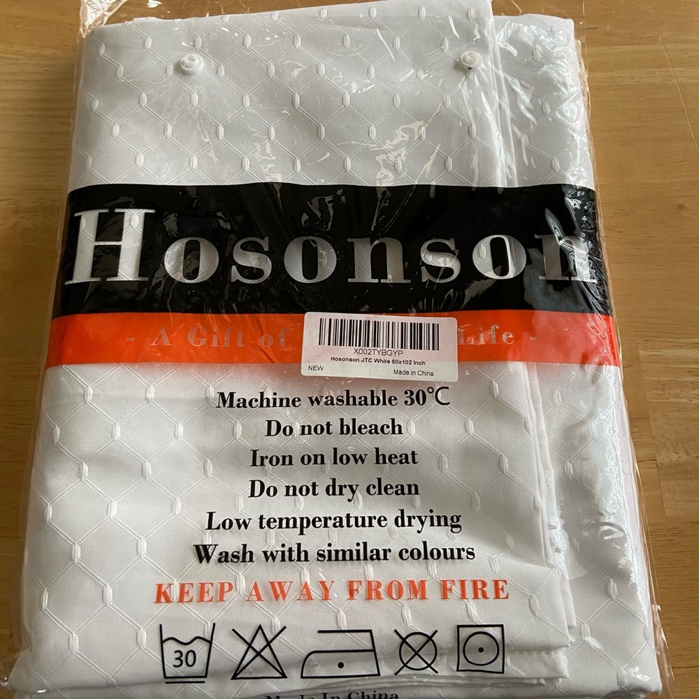 Hosonson Shape Rectangular White Tablecloth very nice.